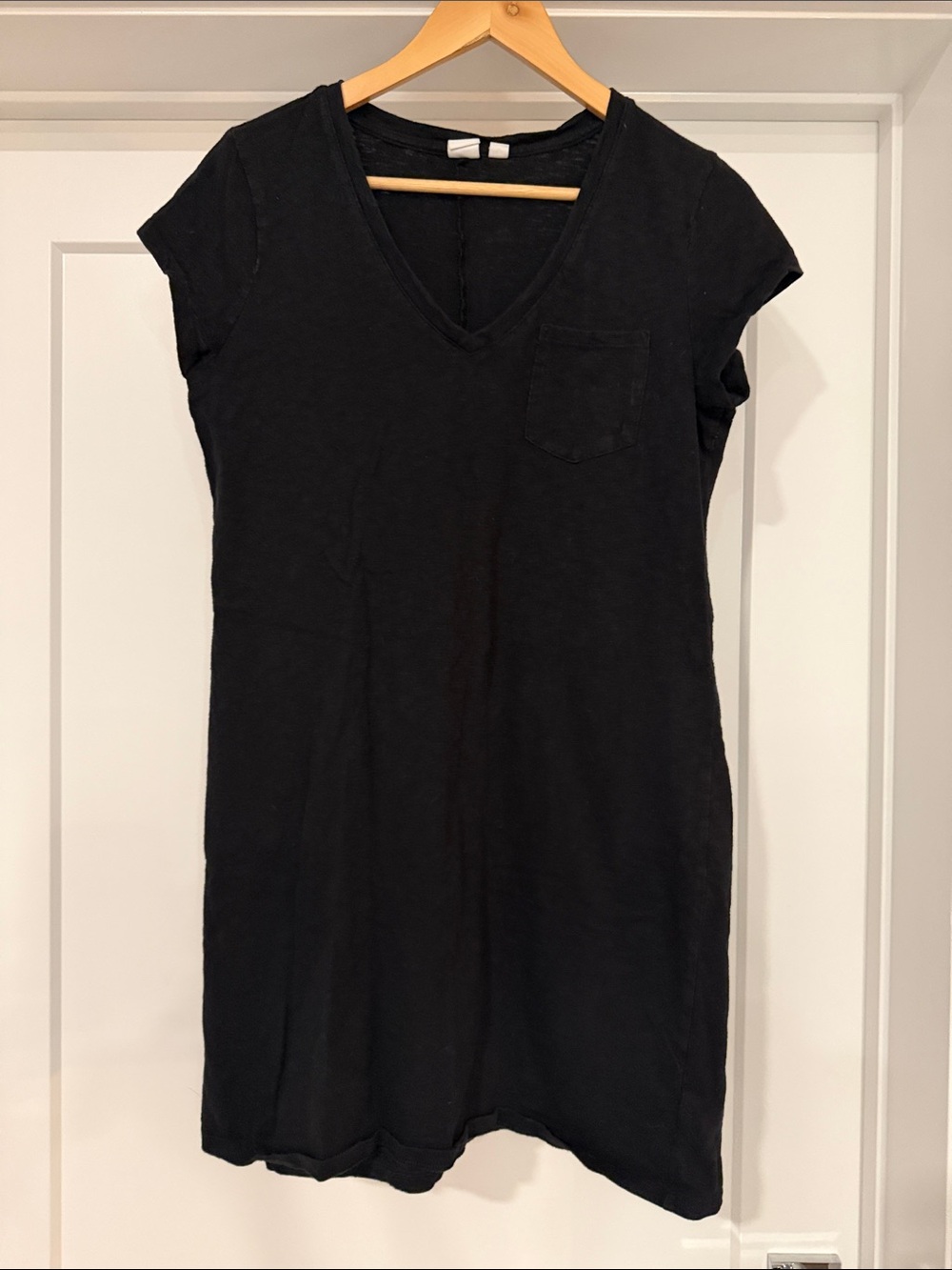 Gap Everyday Black V-Neck Pocket Tee Dress